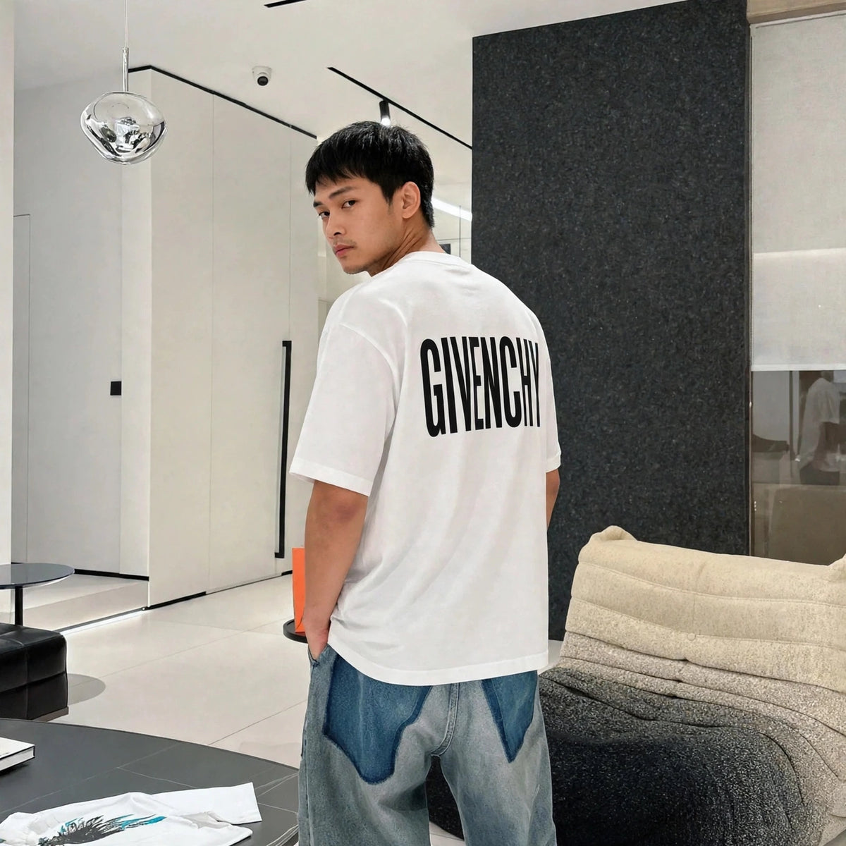 T-shirt GIVENCHY 05